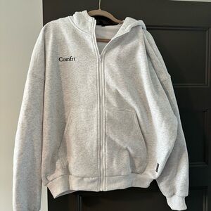 Comfrt Women's Gray Zip-Up Hoodie